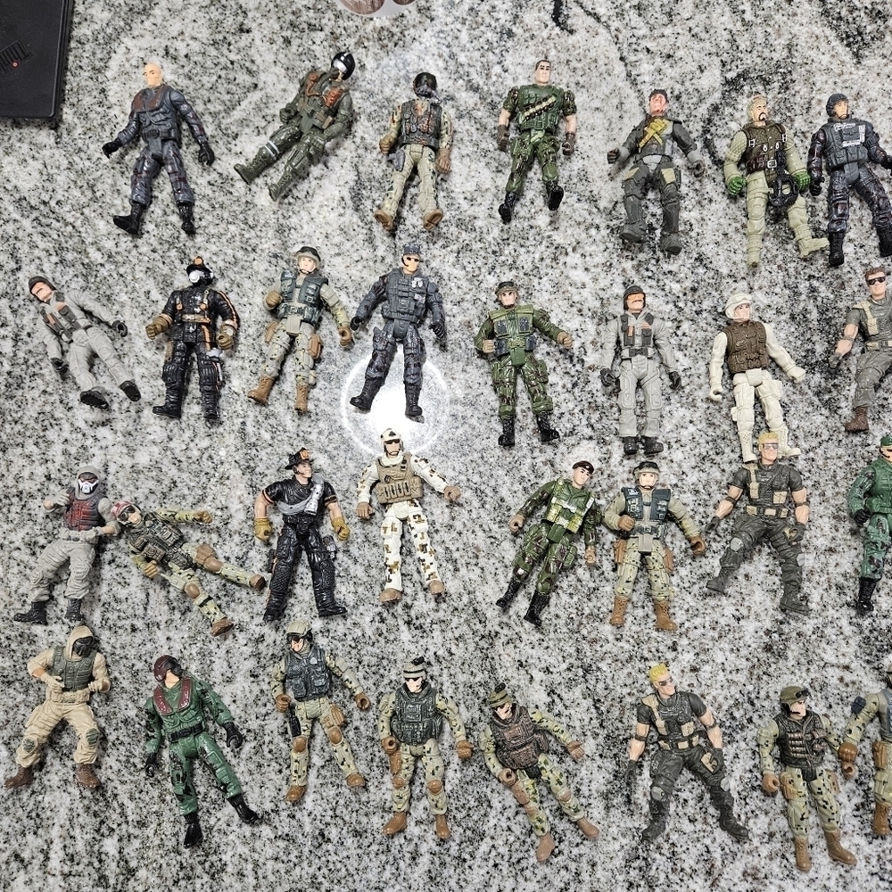 Chap Mei - Lanard - True Heros Figures 38 Figures